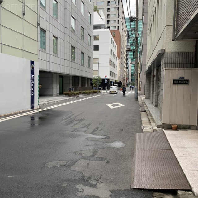 野村ビル ビル前面道路