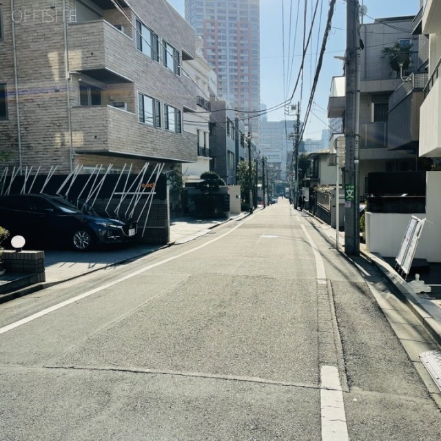 アンバービル ビル前面道路