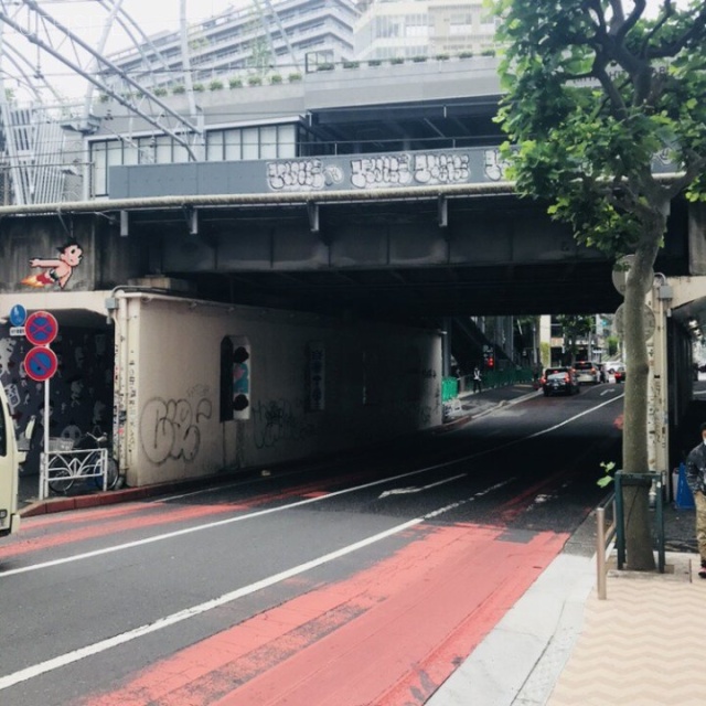 渋谷市野ビル ビル前面道路