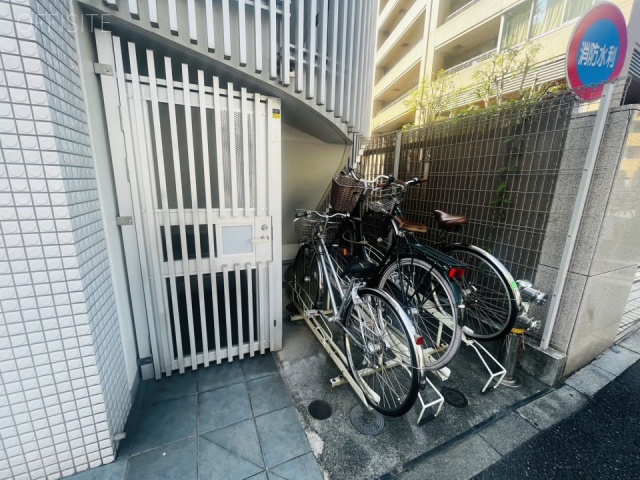 プラウドフラット新宿御苑　エントランス
