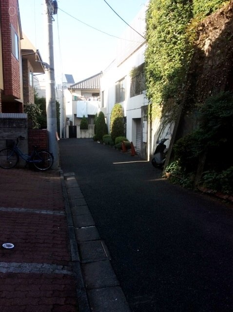 パンプアップ第2ビル ビル周辺道路