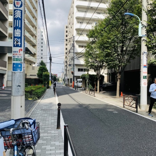 メゾンウィスタリア ビル前面道路