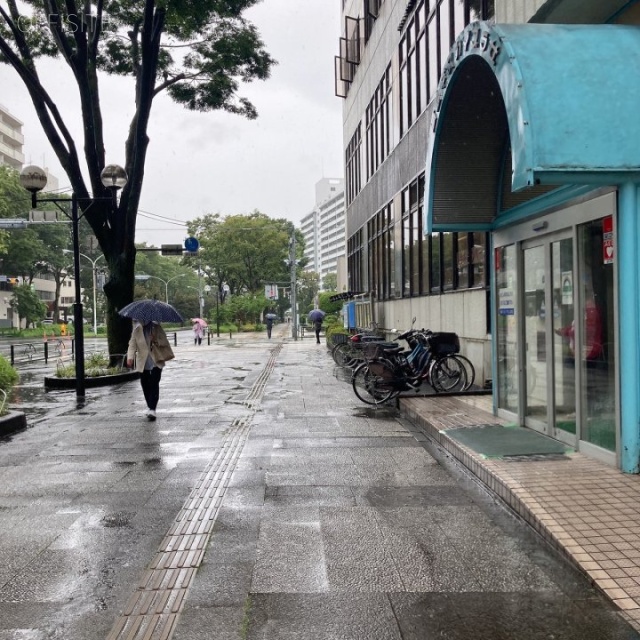 高島平スカイプラザ 前面歩道