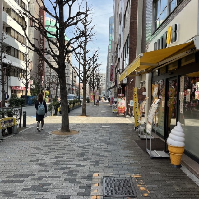 酒井ビル 前面歩道
