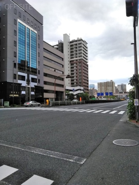 中銀亀戸マンシオン　ビル前面道路