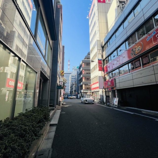 平和ビル3号館 前面道路