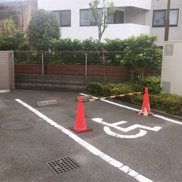 プリュス中野 駐車場