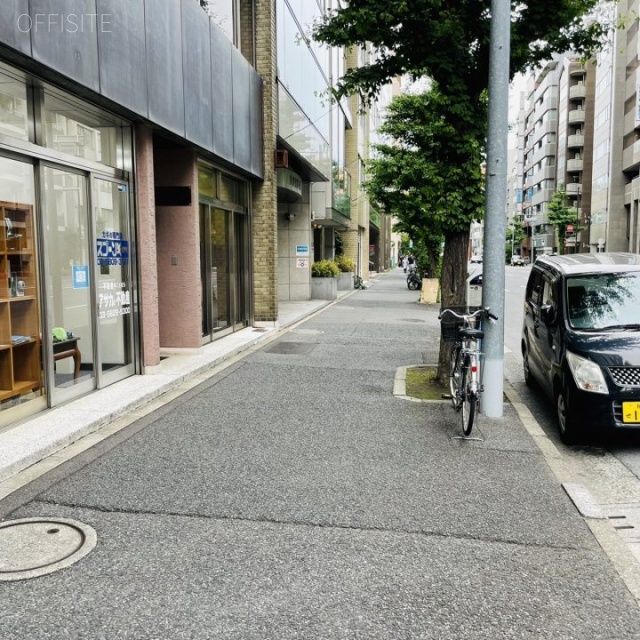 エステックビル ビル前面道路
