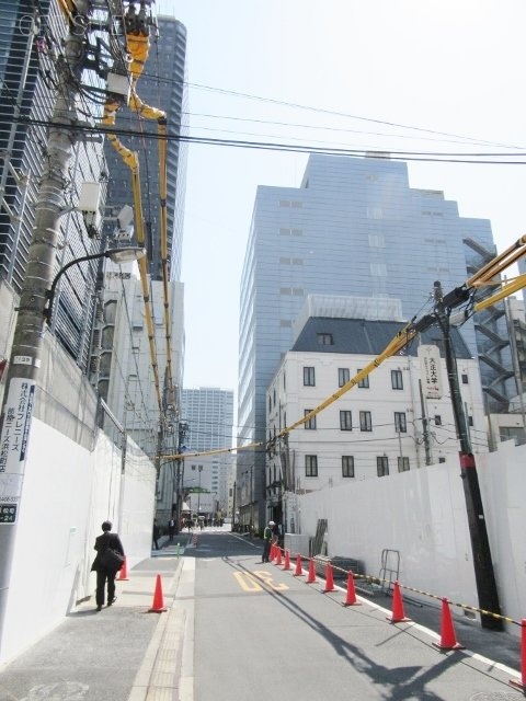 セゾンビル浜松町 ビル前面道路