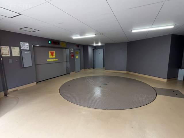 フォンテ西原宿ビル　駐車場