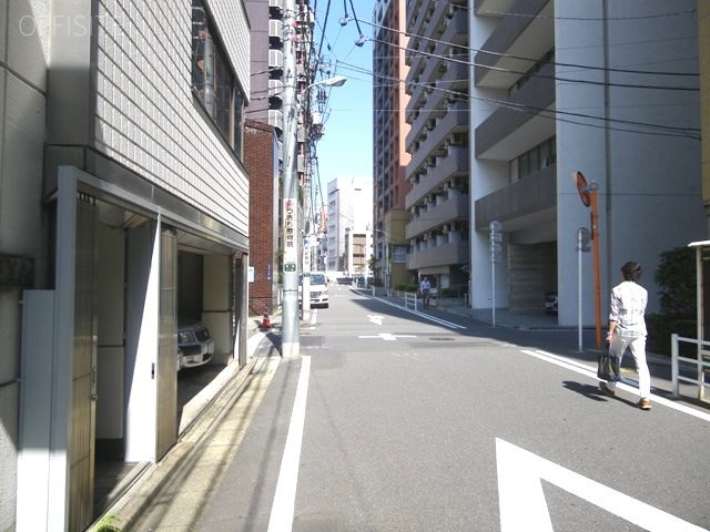 築地K&R TODAビル　ビル前面道路