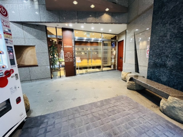 DS新宿ビル エントランス