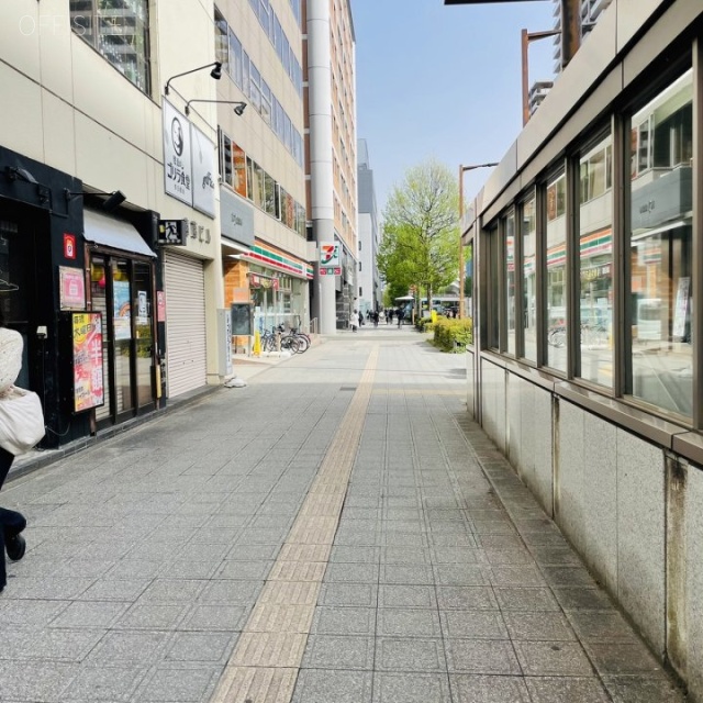 五橋ビル 前面歩道