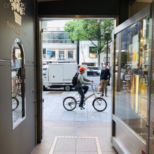 ニュウ銀座千疋屋ビル エントランス