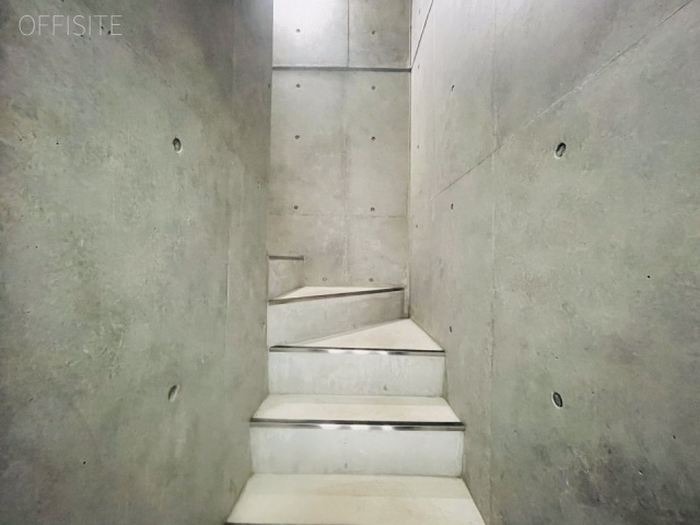 CGA新富ビル　階段