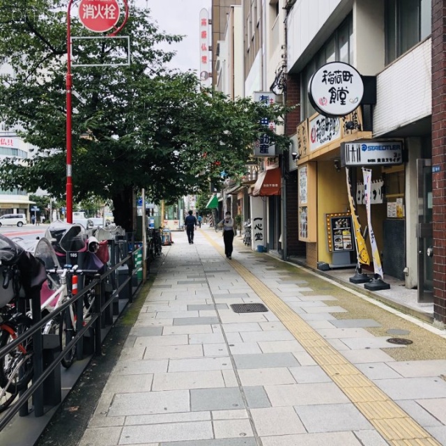 渡井ビル ビル前面道路