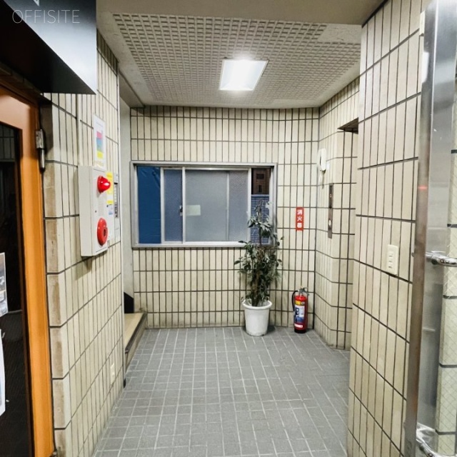 長谷川ビル エントランス