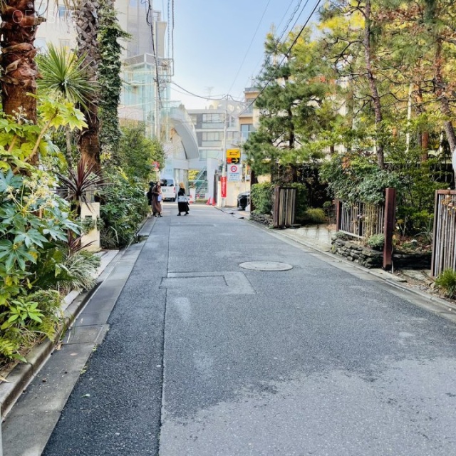 Kガーデン ビル前面道路