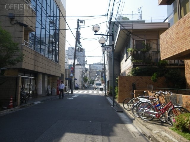 小林ビル ビル前面道路