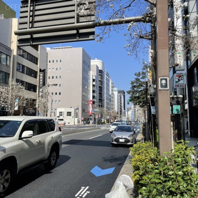 川庄ビル ビル前面道路