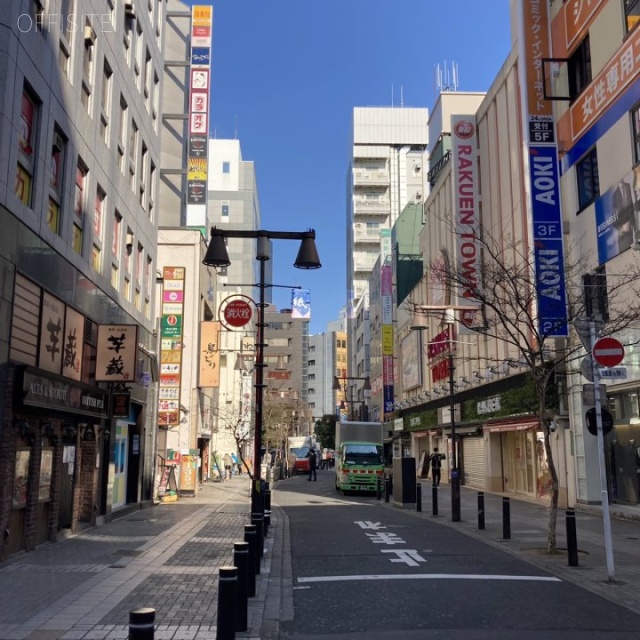 藤久ビル東1号館 ビル前面道路