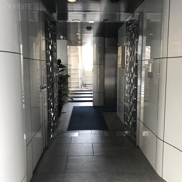 サテライト新宿ビル エントランス