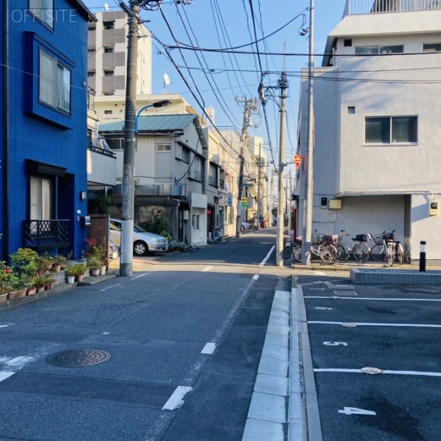 太陽ビル ビル前面道路