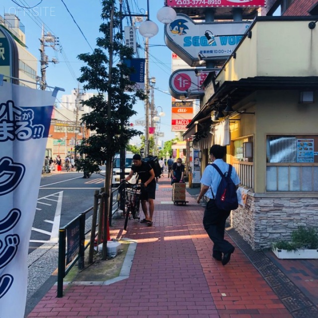 大森ララビル ビル前面道路