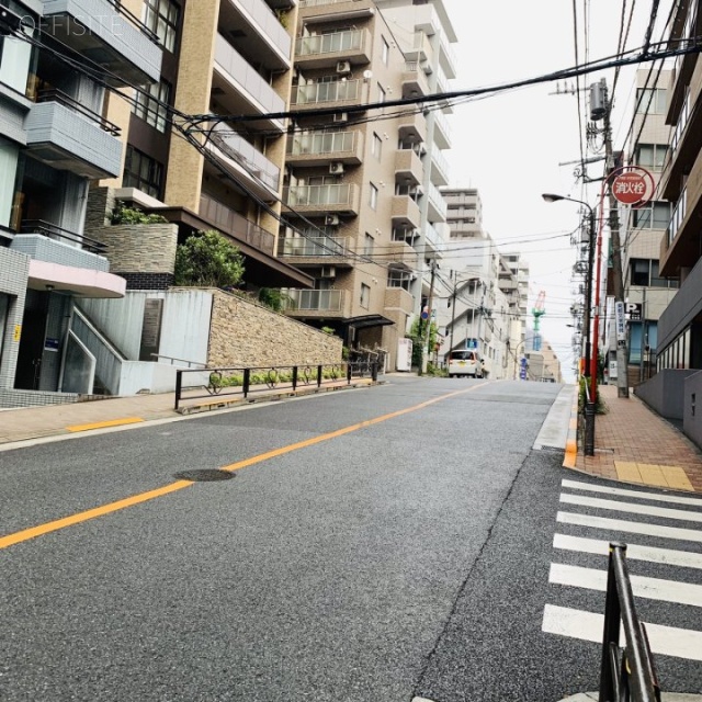 ヒキタカ湯島ビル ビル前面道路