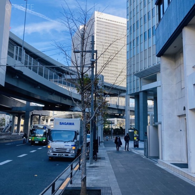 ABビル ビル前面道路