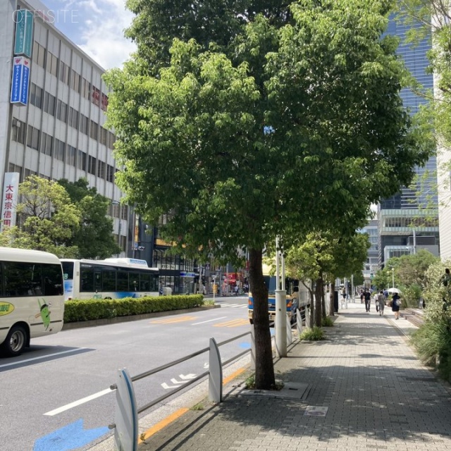 Wビル ビル前面道路