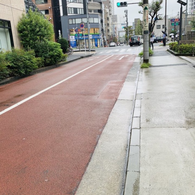 RENATA芝大門 ビル前面道路