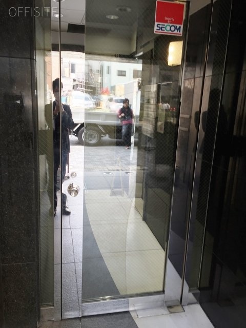 丸坂ビル エントランス