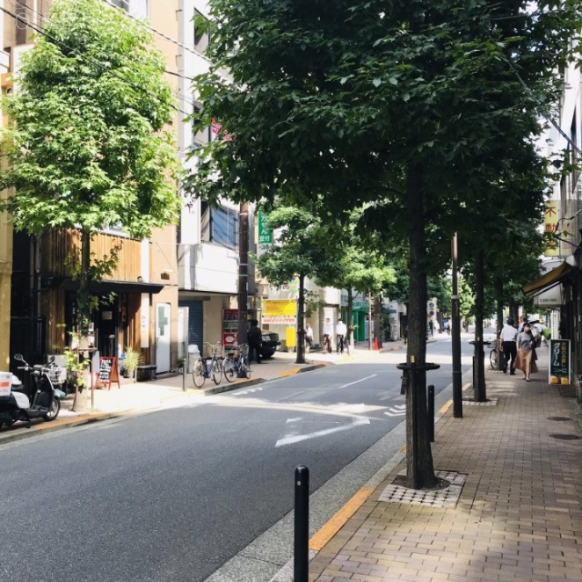 飯田橋T&Sビル ビル前面道路