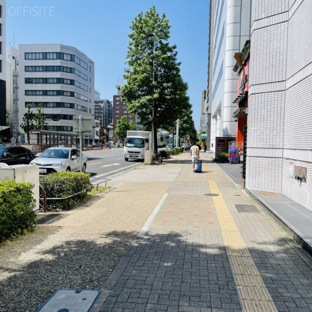 KSビル 前面歩道