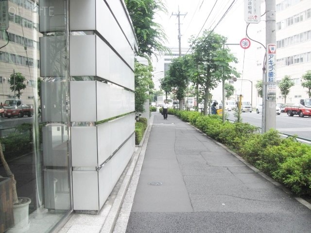 品川NSSビル ビル前面道路