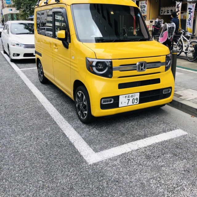 渡井ビル 目の前に白枠駐車場