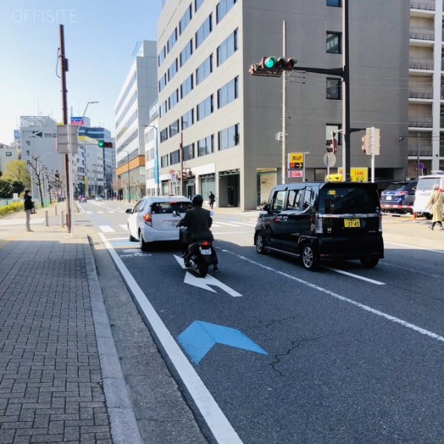 中村ビル ビル前面道路