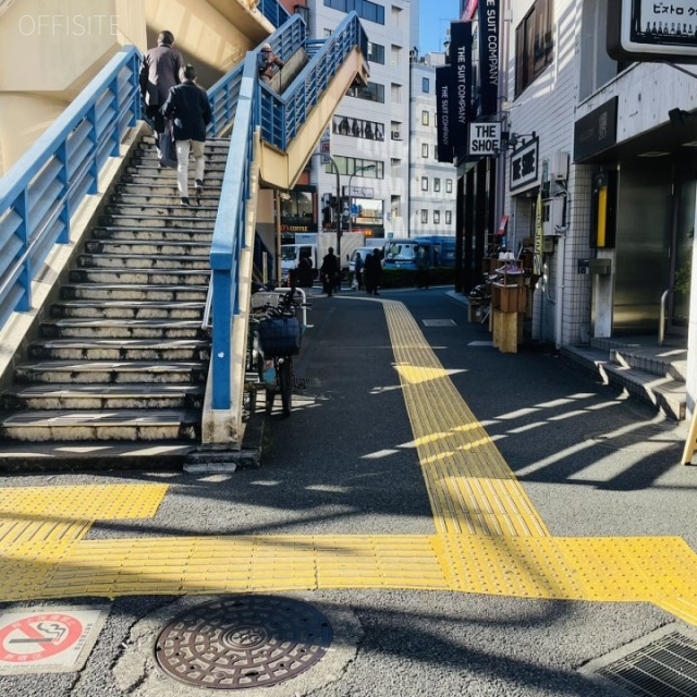 相沢ビル ビル前面道路