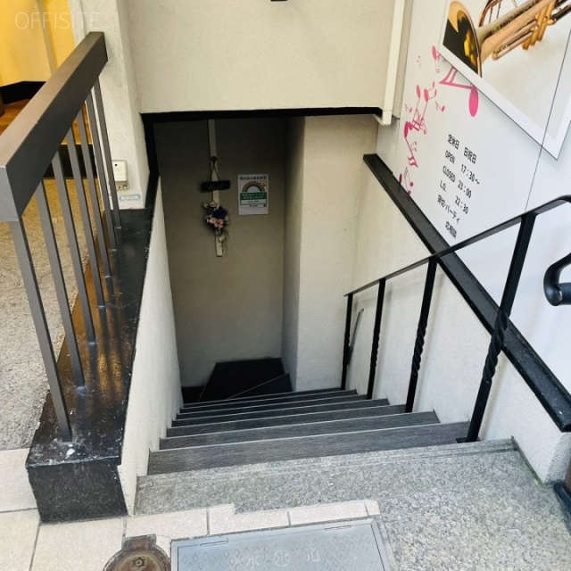 神田西口ビル エントランス