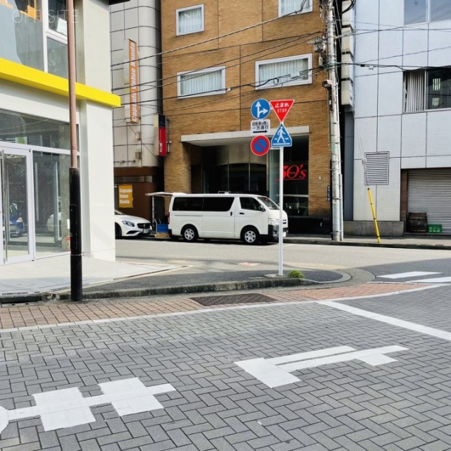 (仮)神田高架下店舗 ビル前面道路