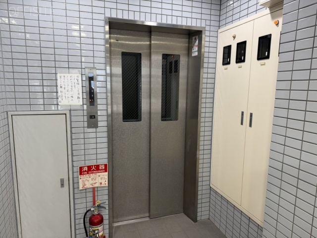 USビル　エレベーター