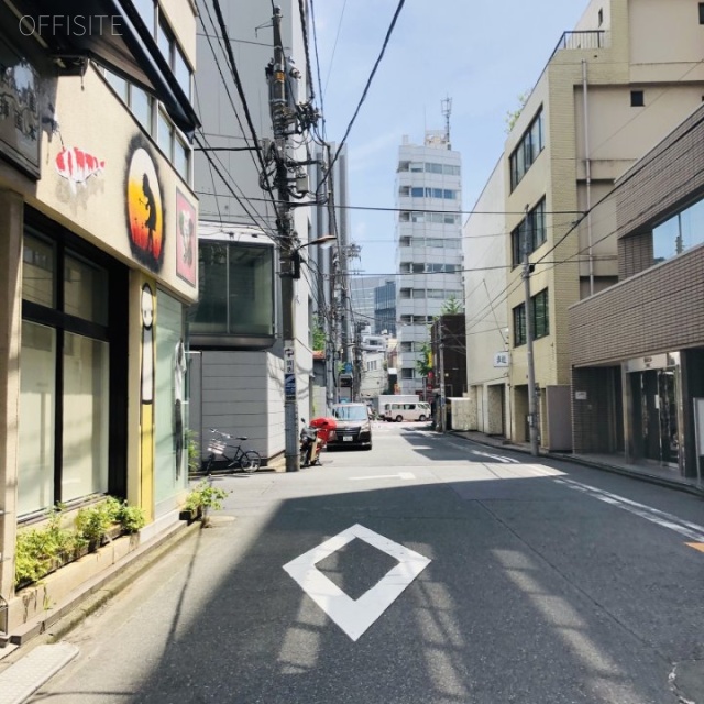 綿徳(めんとく)ビル ビル前面道路