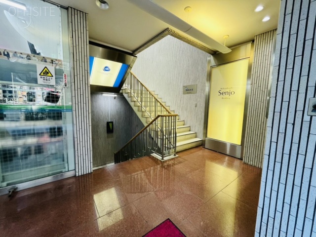 千城ビル　エントランス