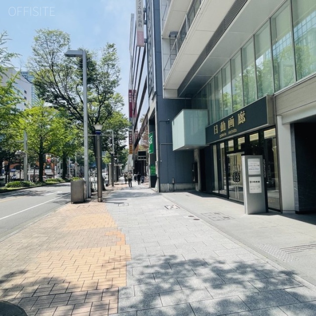広小路センタープレイスビル　前面歩道