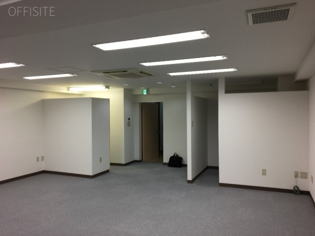 カナディアンビル 室内