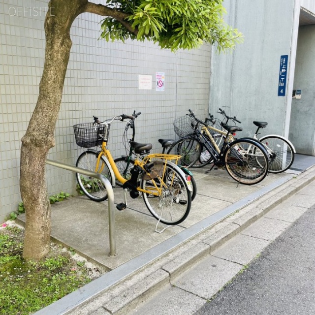 上野横山ビル 駐車場