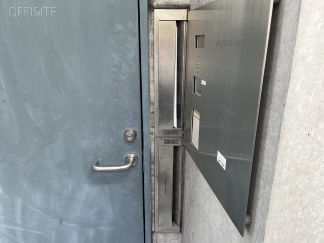 AOYAMA ANNEX　エントランス
