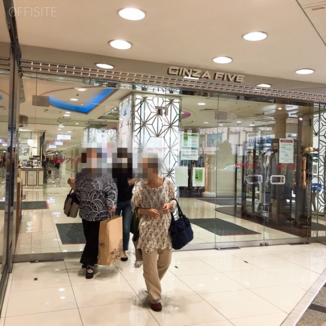GINZA5ビル エントランス