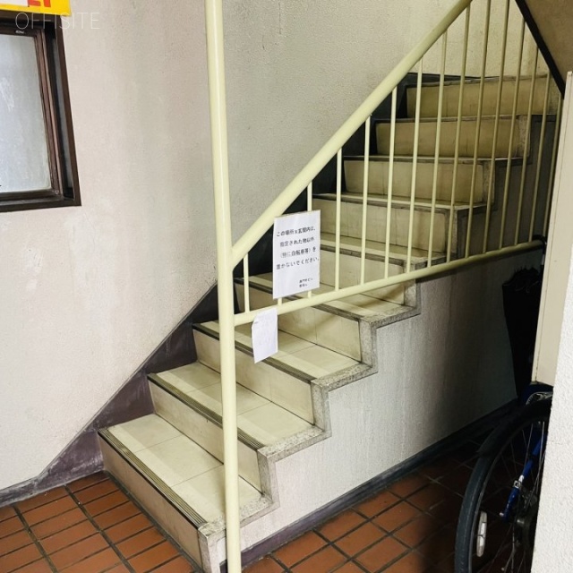 黒門町ビル 内階段